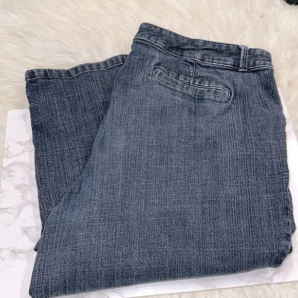 Liz Claiborne women’s Blue Denim Jeans size 24W classic fit - Picture 1 of 5